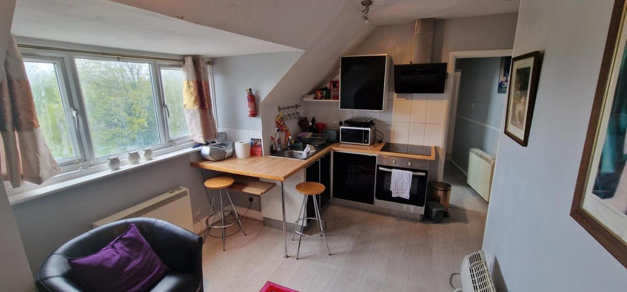 Cosy 2 Bedroom Flat - Sleeps 6 People - Close To Lewisham Dlr/Train Station London Ngoại thất bức ảnh