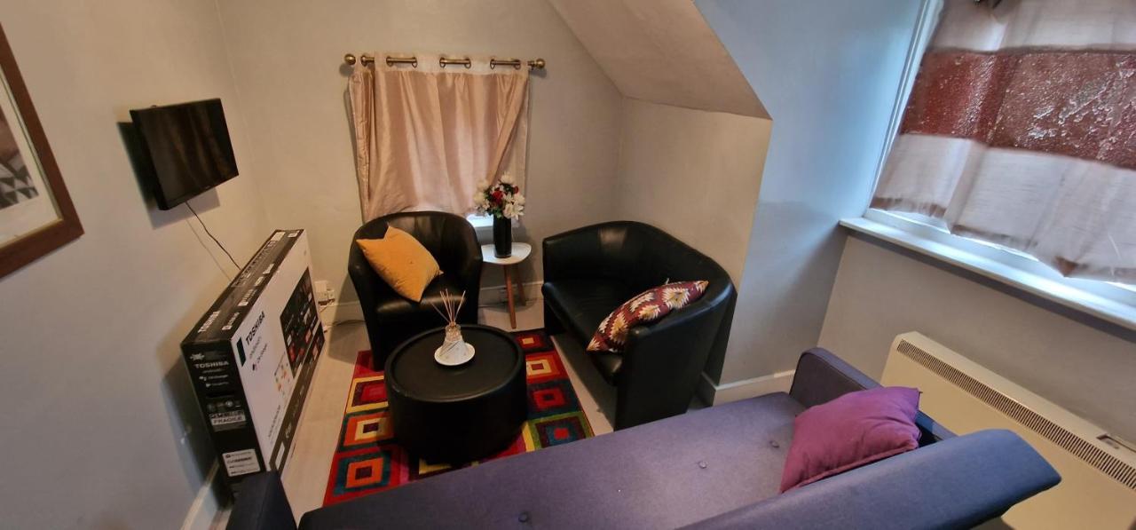 Cosy 2 Bedroom Flat - Sleeps 6 People - Close To Lewisham Dlr/Train Station London Ngoại thất bức ảnh