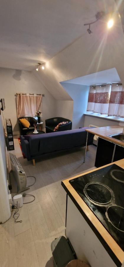 Cosy 2 Bedroom Flat - Sleeps 6 People - Close To Lewisham Dlr/Train Station London Ngoại thất bức ảnh
