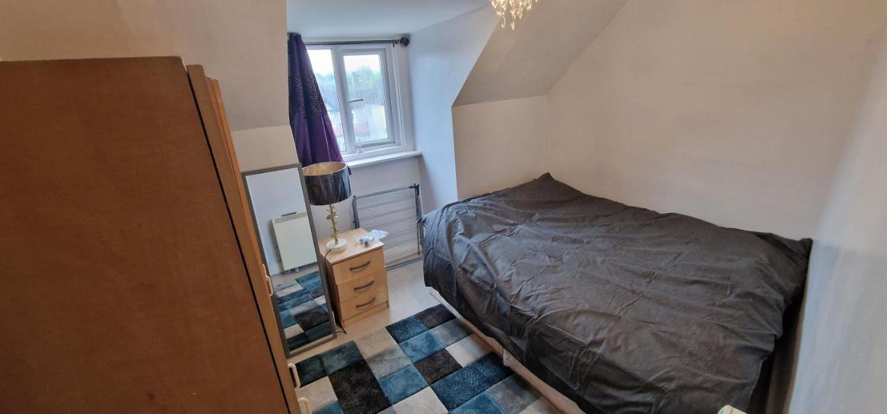 Cosy 2 Bedroom Flat - Sleeps 6 People - Close To Lewisham Dlr/Train Station London Ngoại thất bức ảnh