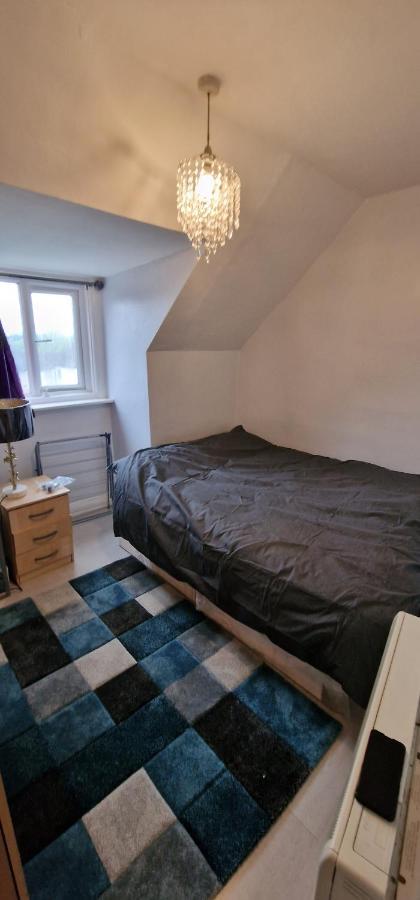 Cosy 2 Bedroom Flat - Sleeps 6 People - Close To Lewisham Dlr/Train Station London Ngoại thất bức ảnh